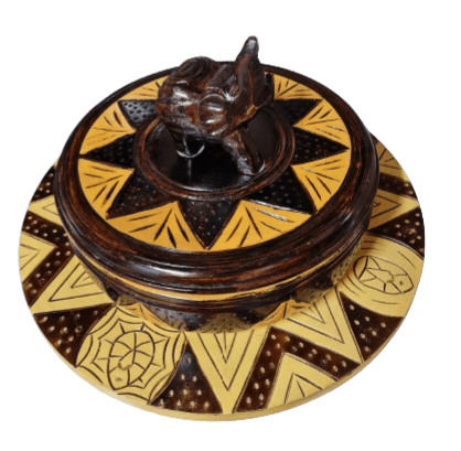 Top view of ceremonial de madera batea for Orula offerings – symbolic carvings