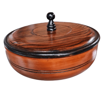 Basic de madera batea for Shango offerings – closed lid front view