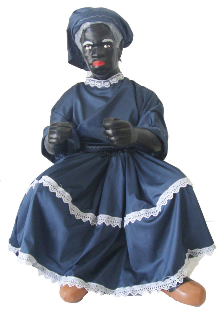 Francisca sentada pequeña - Botanica Nena