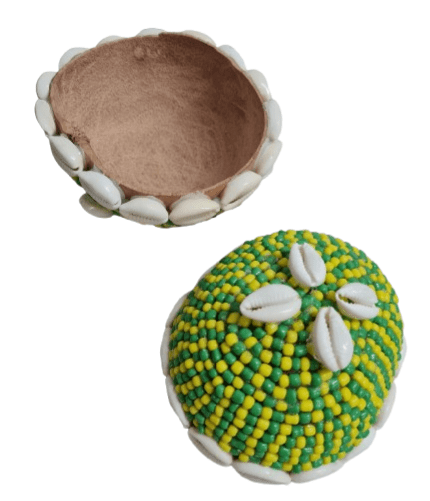 Jicara coco forrada con cuentas de Orunmila Orula 5" Ancho x 2"Alto aprox. - Botanica Nena