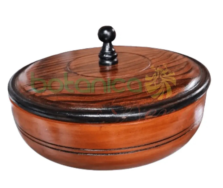 Basic de madera batea for Shango offerings – closed lid front view