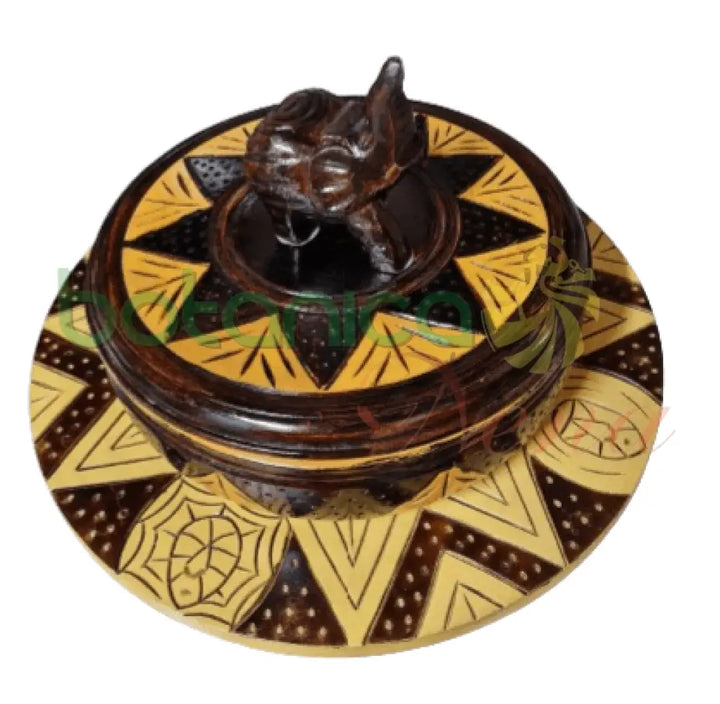 Top view of ceremonial de madera batea for Orula offerings – symbolic carvings