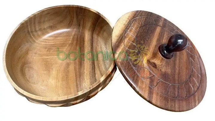 Top view of mediano de madera batea with spiritual lid