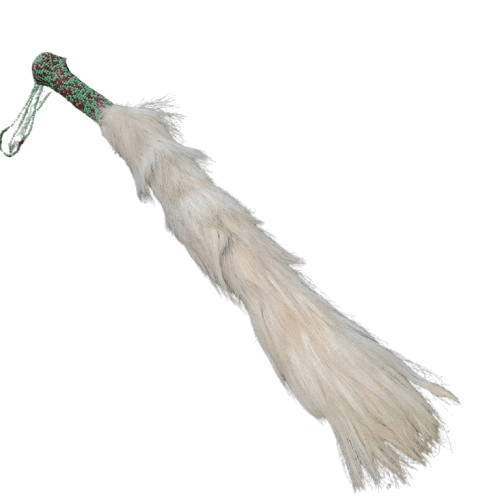 Eruke IFA - Cola Blanca con mango forrado en cuentas para Orula Nigeriano 26" a 29" H Aproximado - Botanica Nena