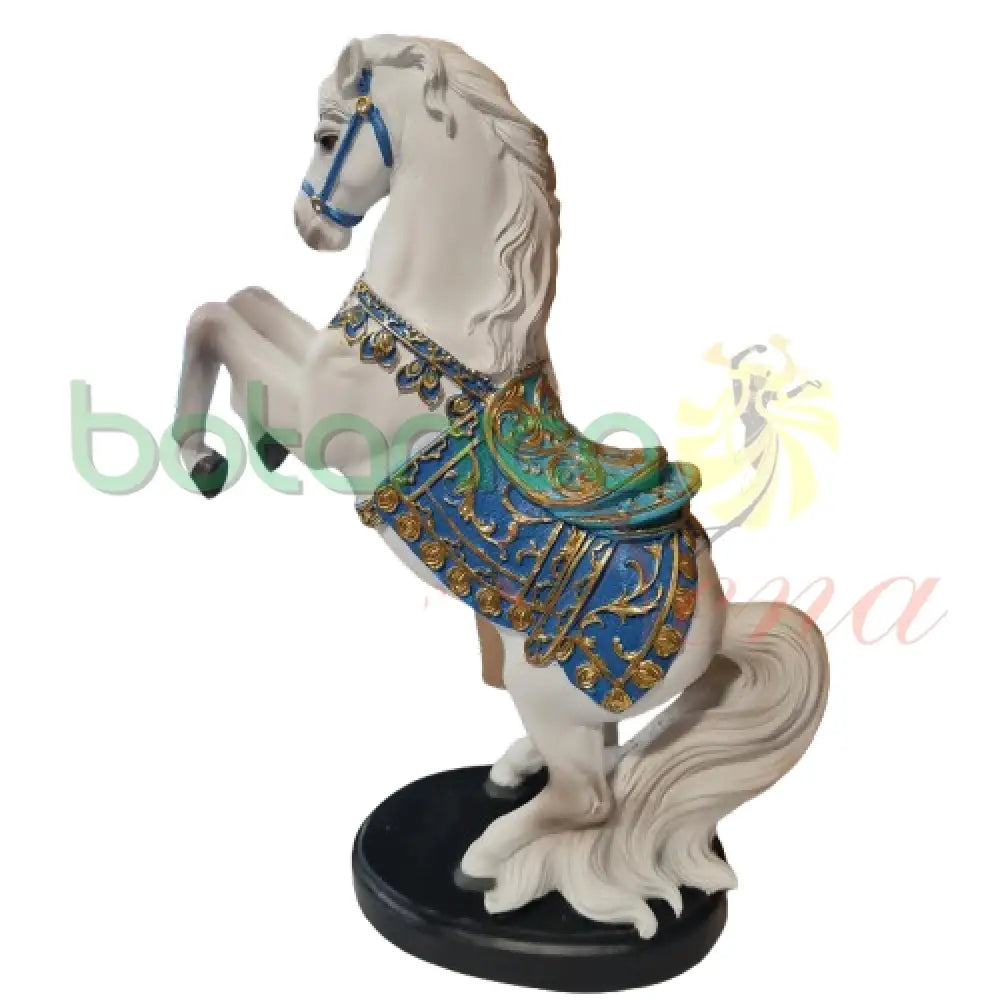 Caballo Blanco con montura azul