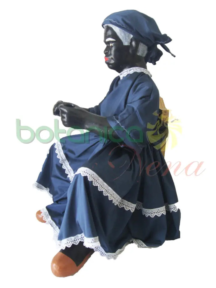 Francisca sentada pequeña - Botanica Nena