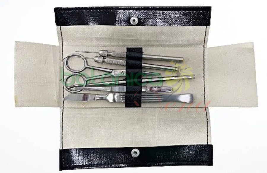 Juego o Set  Quirúrgico de 7 piezas  con estuche. Cirugia - Botanica Nena