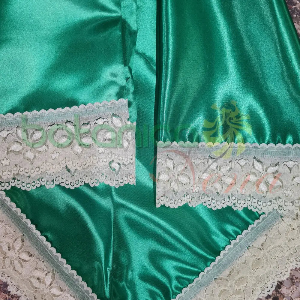 Pañuelo liso con borde en encaje #18 - Botanica Nena