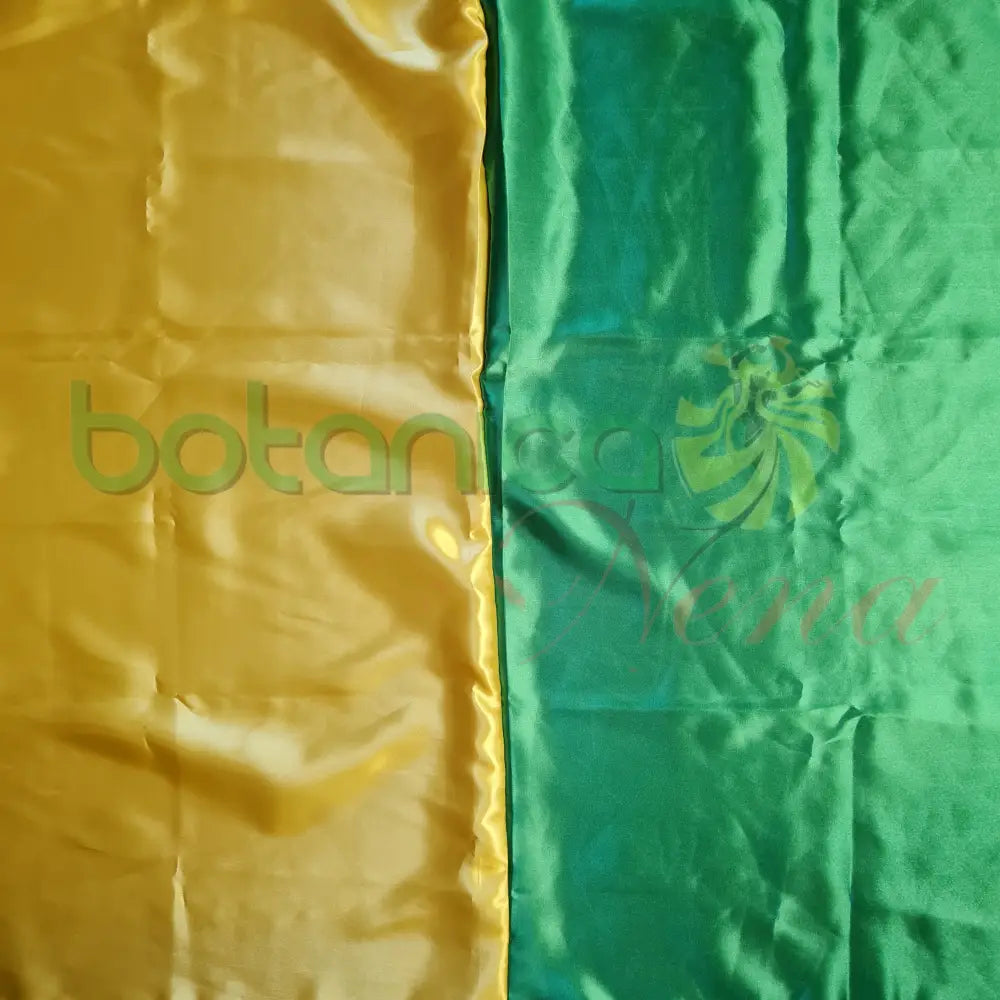 Panuelo 2 colores Verde - Amarillo 37’’ x 39’’x Aprox