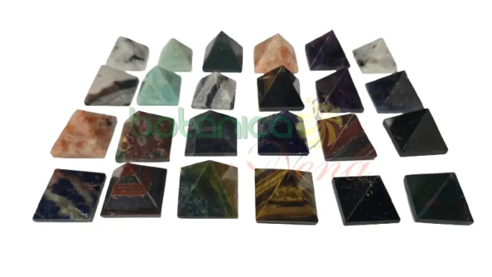 Piramide en cuarzos 1’’H x 1’’W