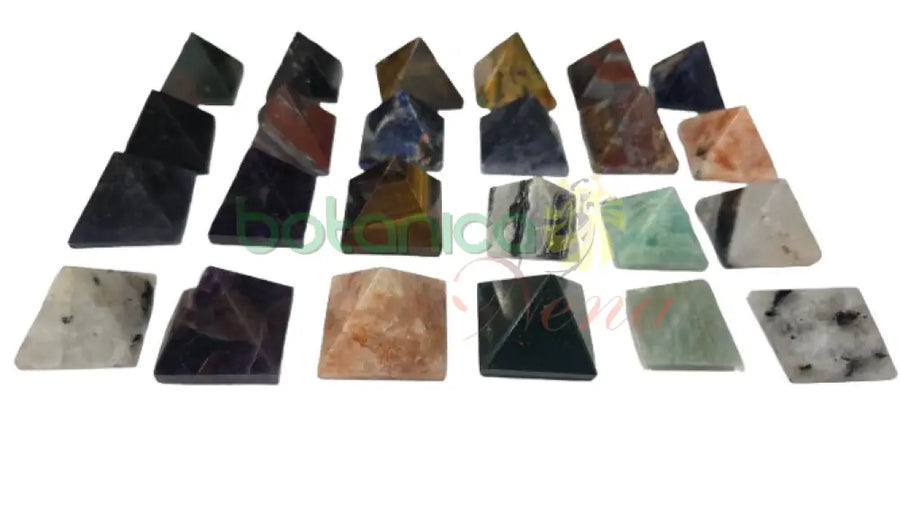 Piramide en cuarzos 1’’H x 1’’W