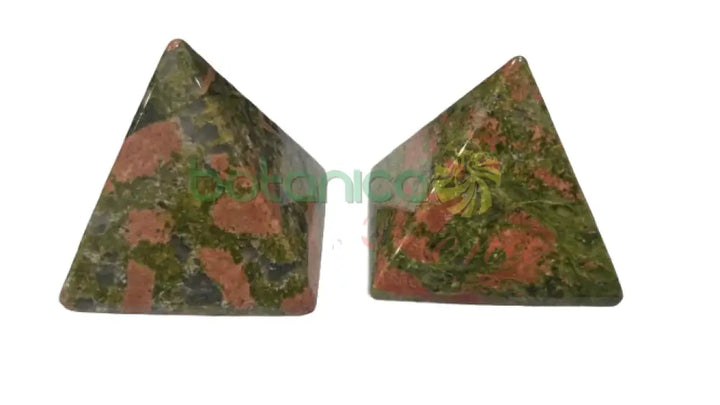 Piramide en cuarzos 2’’H x 2’’W Unakita